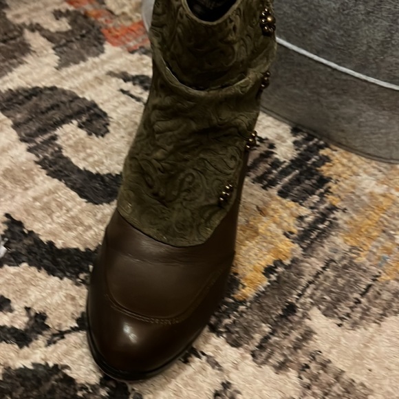 Olive - Picture 2 of 4